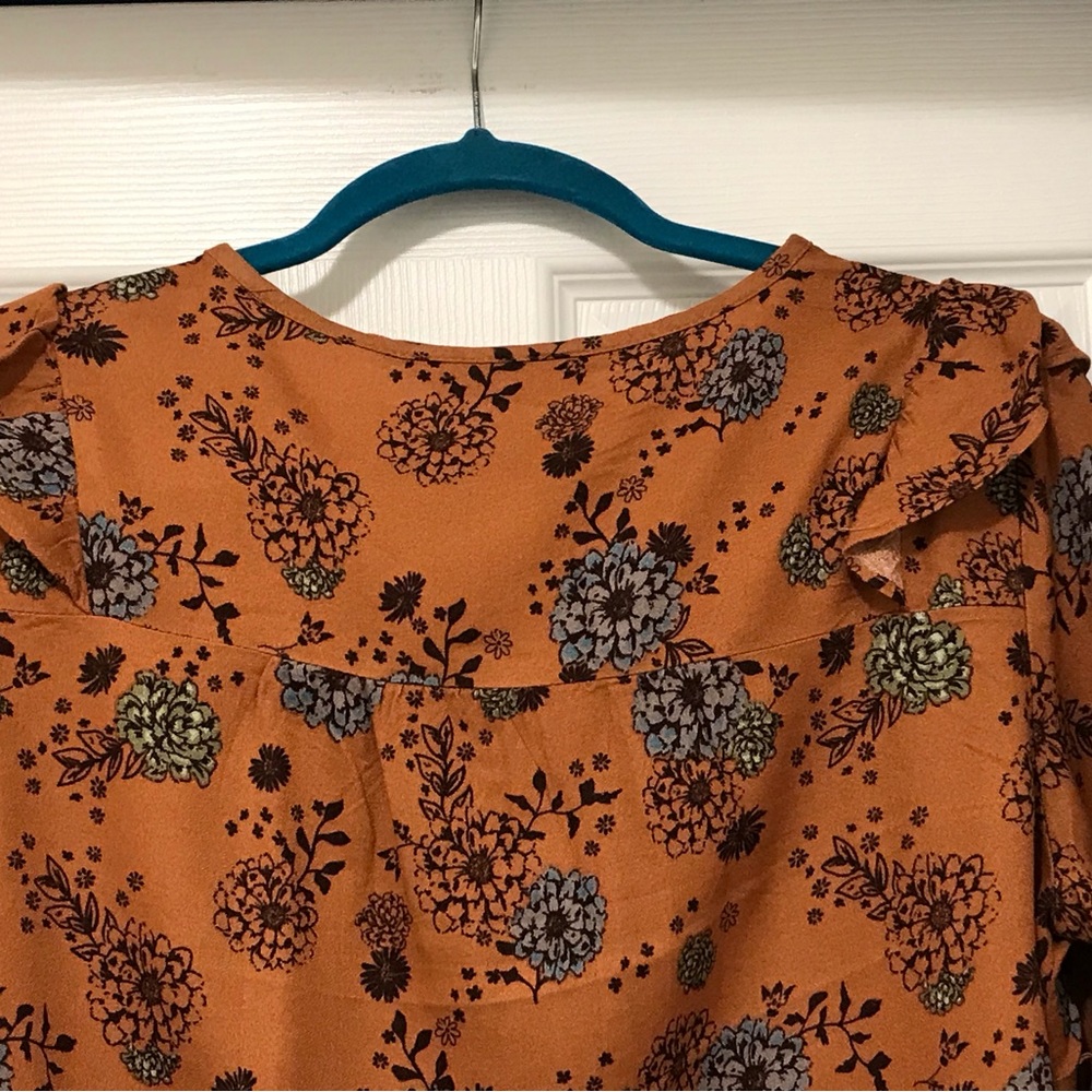 Flower Print Top - Picture 6 of 7